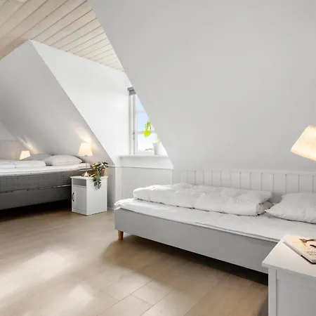 Three-Bedroom Apartment Karrebæksminde With Sea View 03 Appartement