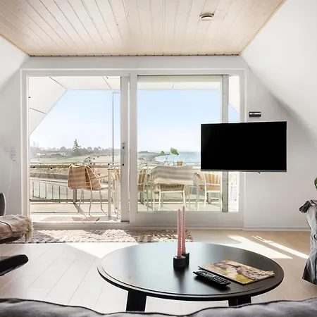 Three-Bedroom Apartment Karrebæksminde With Sea View 03 Karrebæksminde
