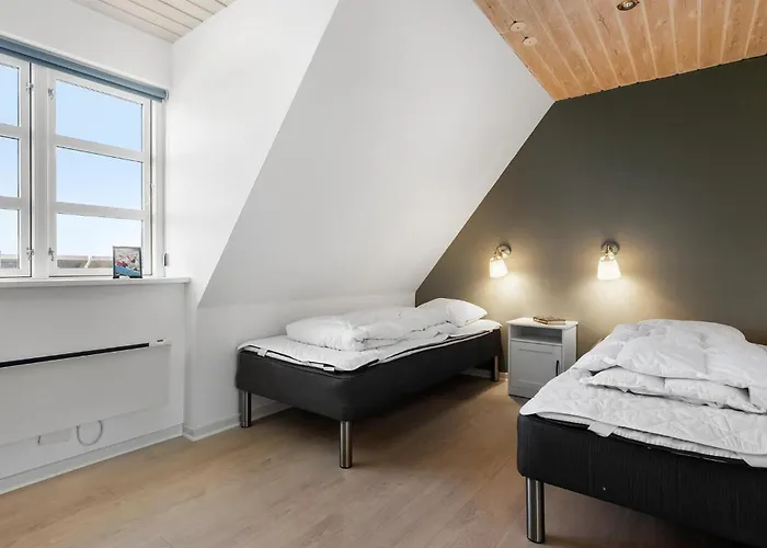 Apartman Three-bedroom With Sea View 03 *