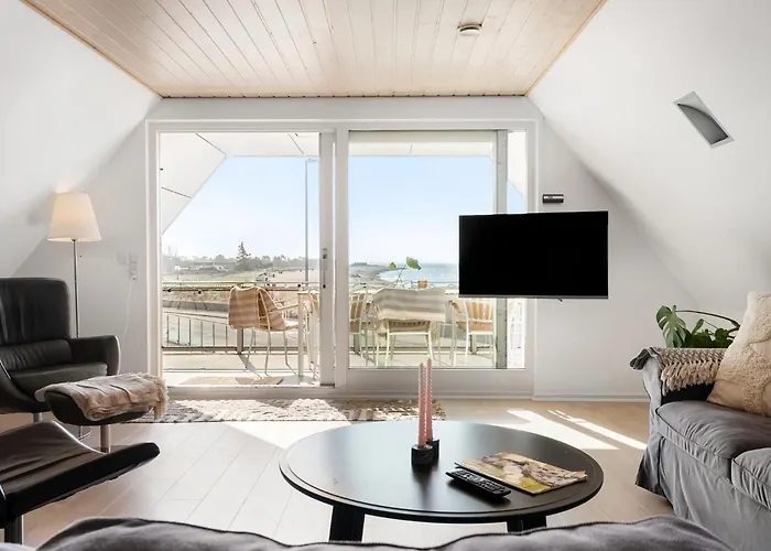 Three-bedroom With Sea View 03 Karrebæksminde